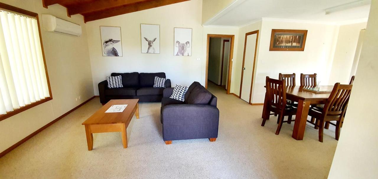 The Convent Boutique Accommodation Hay Buitenkant foto